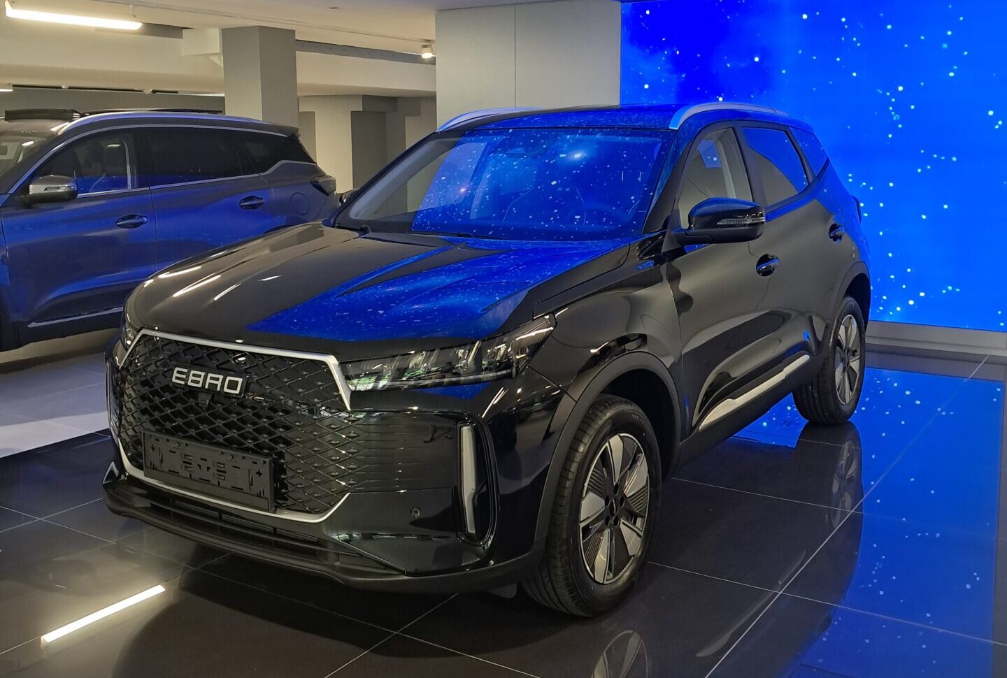 ¡El nuevo EBRO s400 Híbrido (HEV) ya está en Urumea Motor!