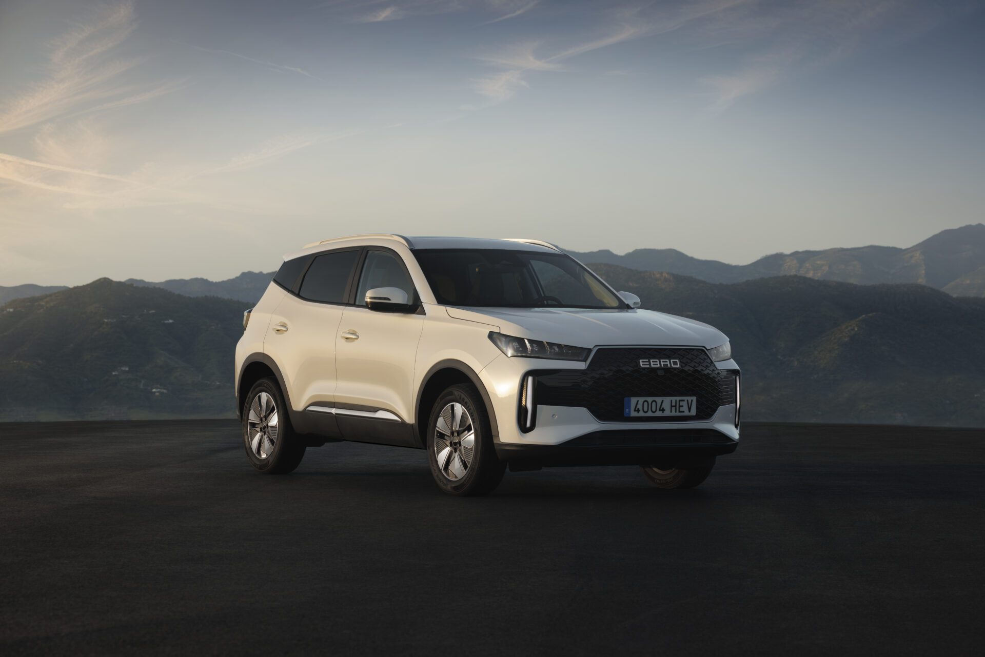 Descubre el nuevo EBRO s400 HEV en Urumea Motor